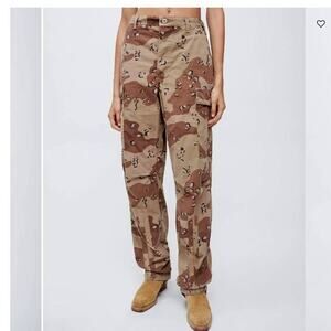 RE/DONE Upcycled Cargo Pants in Desert Camo Size Small NWT
